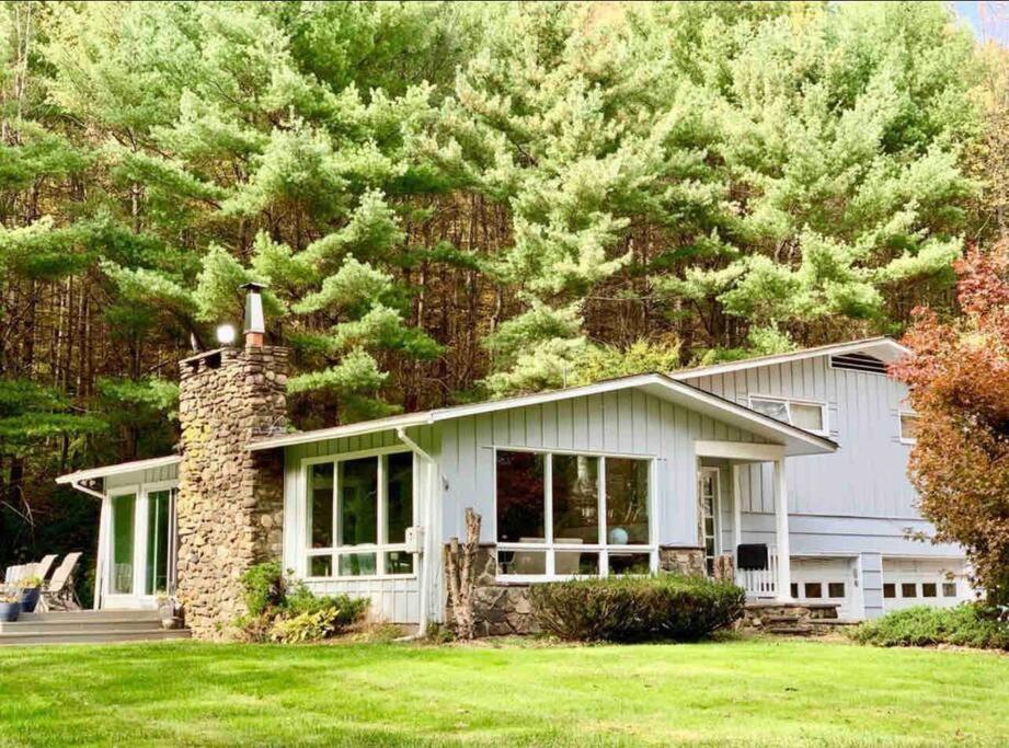 Prattvilla -Catskill -Mountain Escape 5 Bedroom ,3 Bath With Hot Tub Prattsville Экстерьер фото